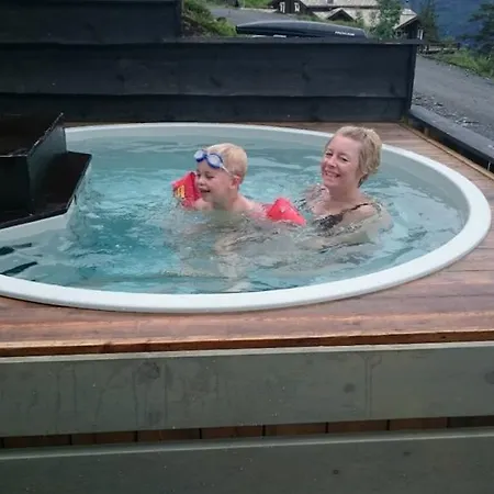 - Boeanedsetra Feriehus Stryn